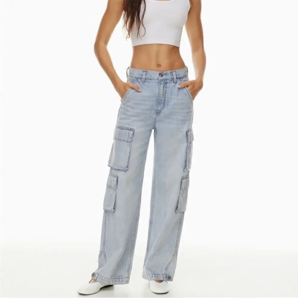 Denim Forum The 90’s Millie Hi-Rise Cargo Blue Distressed Denim Jeans Modern